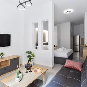 New Glamorous In Downtown Daire